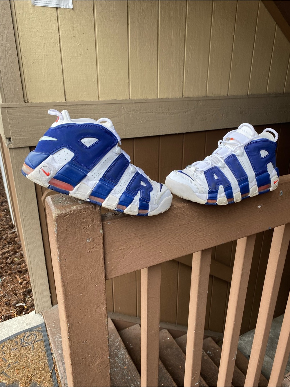 Nike Men’s Blue and White More Uptempo Knicks Shoes Size 10.5